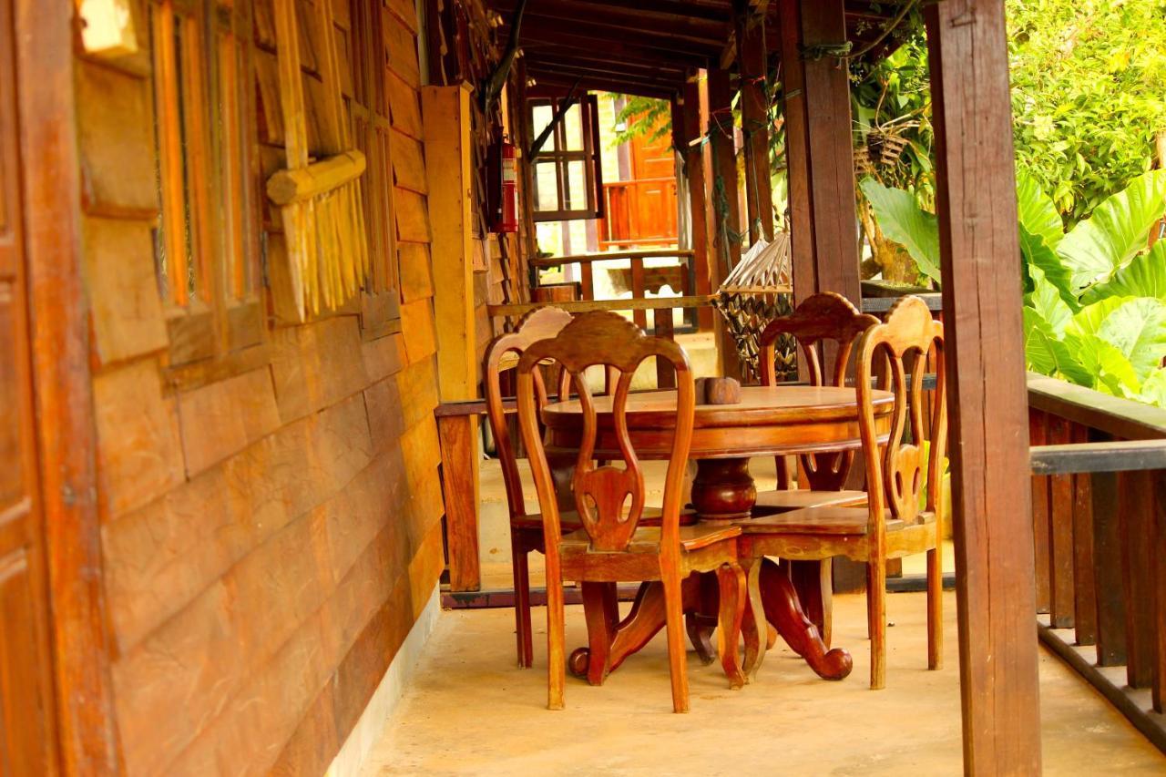 Sabaidee Guesthouse & Restaurant Nam Theun Esterno foto