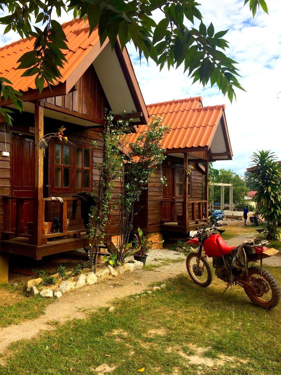 Sabaidee Guesthouse & Restaurant Nam Theun Esterno foto