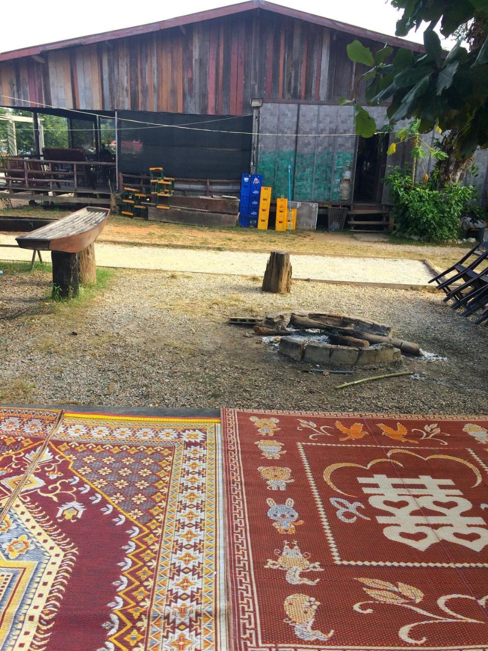 Sabaidee Guesthouse & Restaurant Nam Theun Esterno foto
